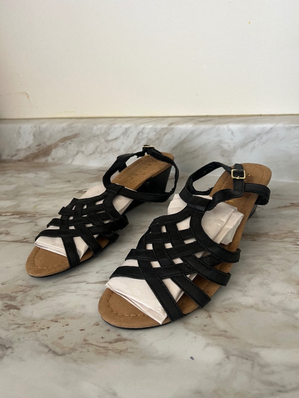 🪞 NWT authentic Ralph Lauren black leather mini wedge sandals